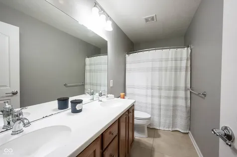9245 Windrift Way Zionsville IN 46077