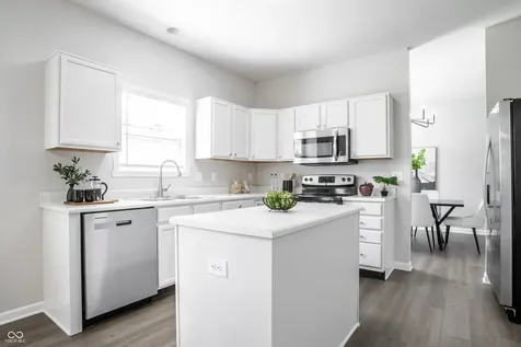 10887 Parrot Court Fishers IN 46037