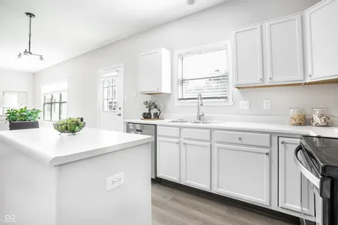 10887 Parrot Court Fishers IN 46037