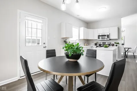 10887 Parrot Court Fishers IN 46037