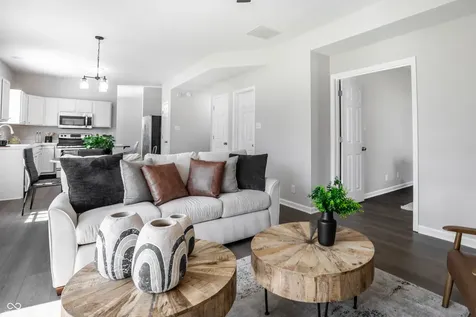 10887 Parrot Court Fishers IN 46037