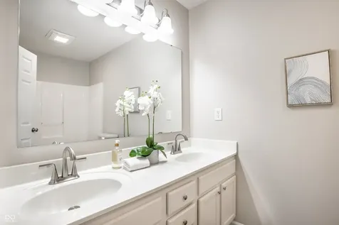 10887 Parrot Court Fishers IN 46037