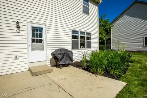 10887 Parrot Court Fishers IN 46037