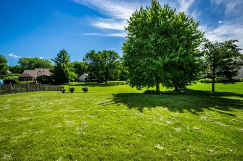 10887 Parrot Court Fishers IN 46037