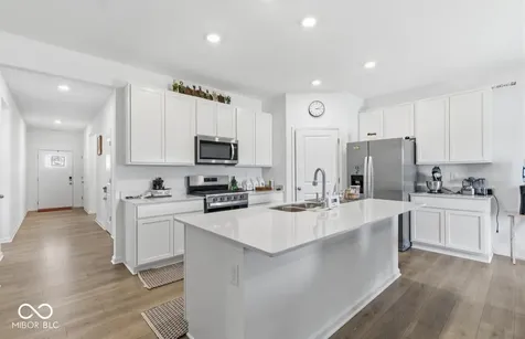 9103 Blue Hill Street Indianapolis IN 46239