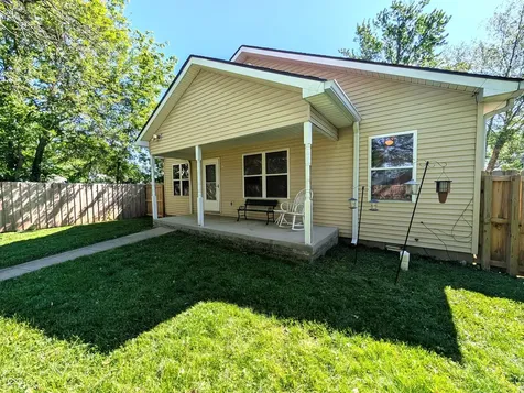 2016 Pennsylvania Street Columbus IN 47201
