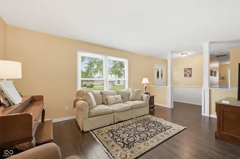 820 Yosemite Drive Indianapolis IN 46217