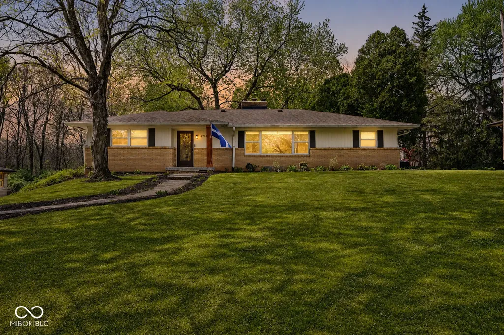 4709 Andover Square Indianapolis IN 46226