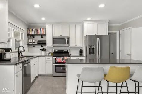 4709 Andover Square Indianapolis IN 46226