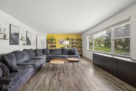 4709 Andover Square Indianapolis IN 46226