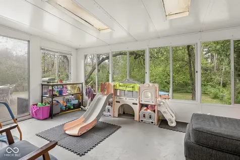 4709 Andover Square Indianapolis IN 46226