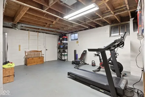 4709 Andover Square Indianapolis IN 46226