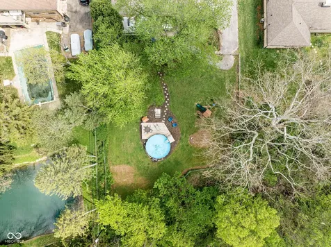 4709 Andover Square Indianapolis IN 46226