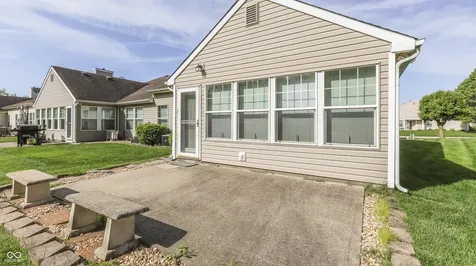 7427 Oak Knoll Drive Indianapolis IN 46217