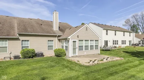 7427 Oak Knoll Drive Indianapolis IN 46217