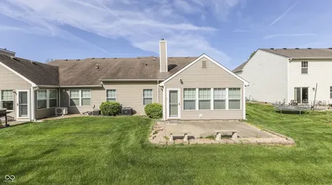 7427 Oak Knoll Drive Indianapolis IN 46217
