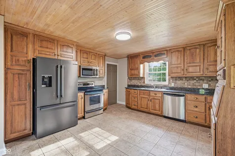 8131 Englewood Road Indianapolis IN 46240