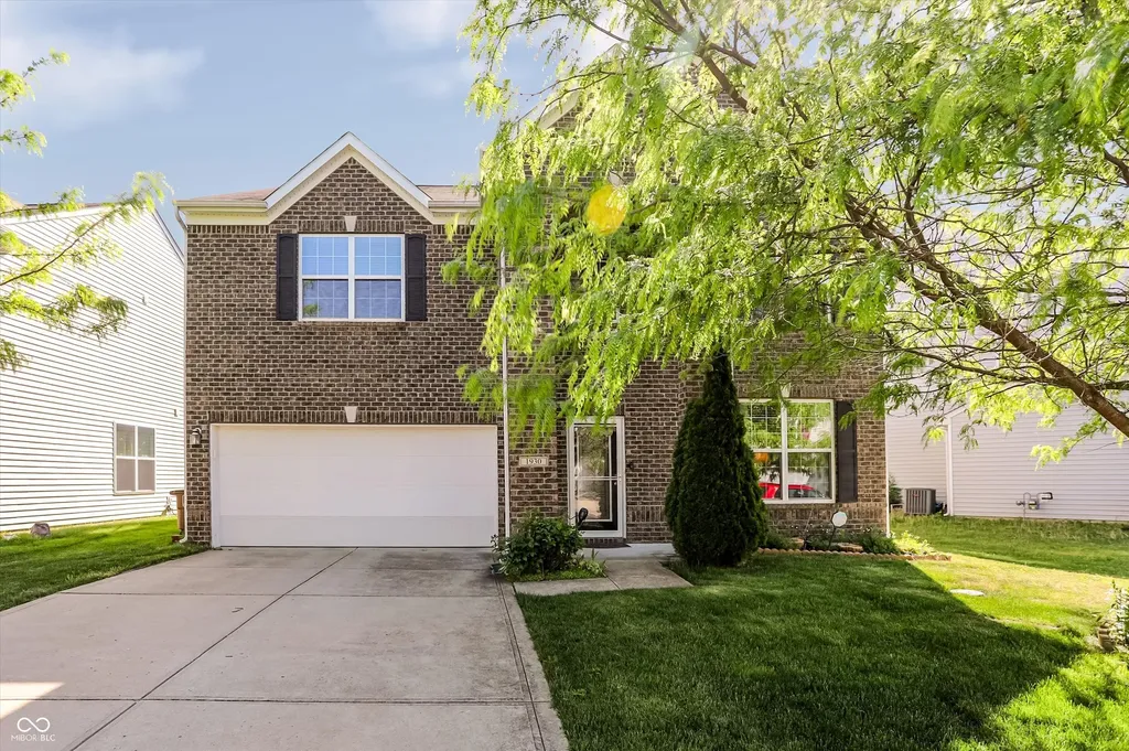 1930 Lakecrest Drive Columbus IN 47201