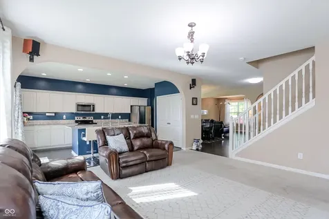 1930 Lakecrest Drive Columbus IN 47201