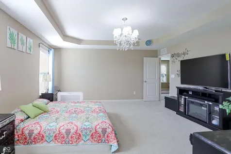 1930 Lakecrest Drive Columbus IN 47201