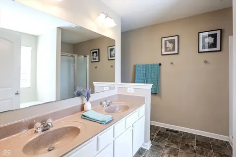 1930 Lakecrest Drive Columbus IN 47201