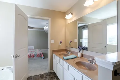 1930 Lakecrest Drive Columbus IN 47201
