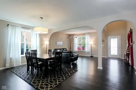 1930 Lakecrest Drive Columbus IN 47201