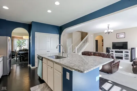 1930 Lakecrest Drive Columbus IN 47201