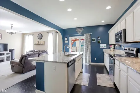 1930 Lakecrest Drive Columbus IN 47201