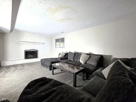 714 Spring Valley Court Indianapolis IN 46231