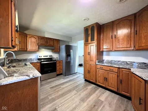 714 Spring Valley Court Indianapolis IN 46231