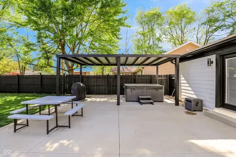 1289 Bayswater Lane Cicero IN 46034