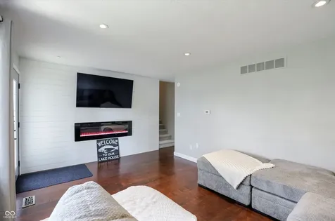 1289 Bayswater Lane Cicero IN 46034