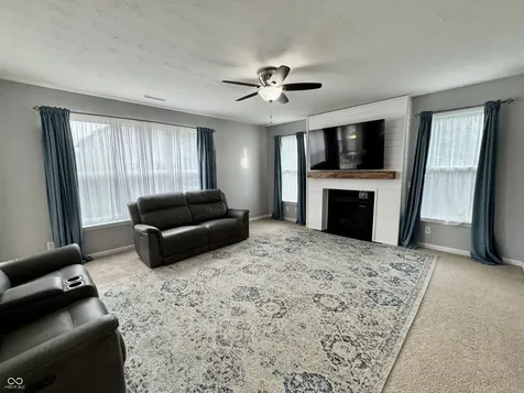 983 S Raylee Garden Drive New Palestine IN 46163