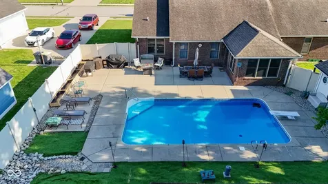 2720 Falcon Court Seymour IN 47274