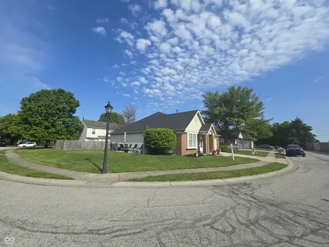 9979 Waterside Drive Noblesville IN 46060