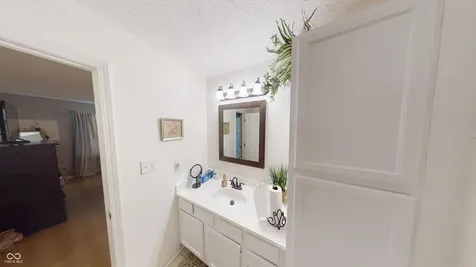 9979 Waterside Drive Noblesville IN 46060