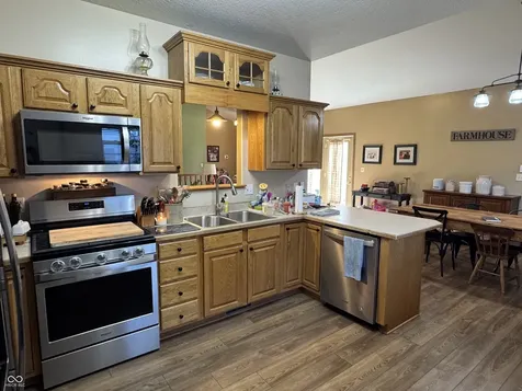 1107 S Brady Street Attica IN 47918