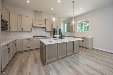 5591 Brook Hill Road Avon IN 46123
