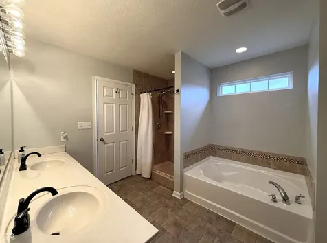 1619 Beacon Pointe Boulevard Brownsburg IN 46112
