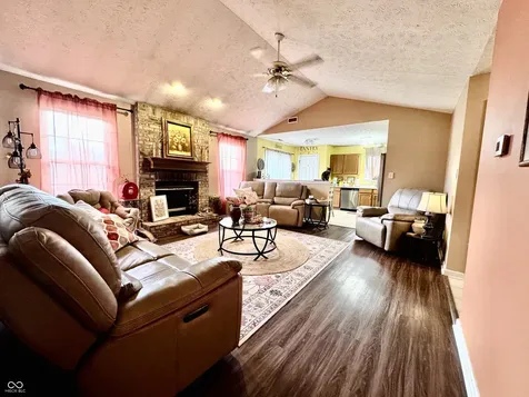 831 Queensgate Drive Greenwood IN 46143
