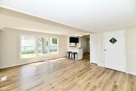 909 Independence Drive E Elwood IN 46036