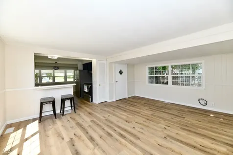 909 Independence Drive E Elwood IN 46036