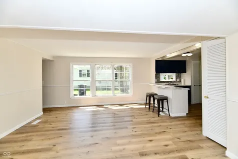909 Independence Drive E Elwood IN 46036