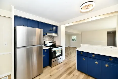 909 Independence Drive E Elwood IN 46036