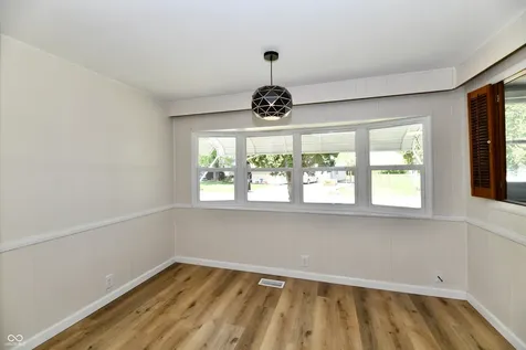 909 Independence Drive E Elwood IN 46036