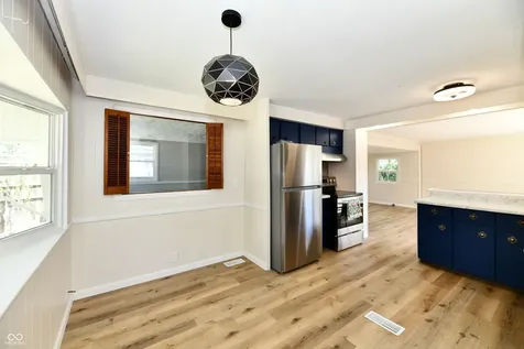 909 Independence Drive E Elwood IN 46036