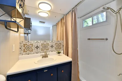 909 Independence Drive E Elwood IN 46036