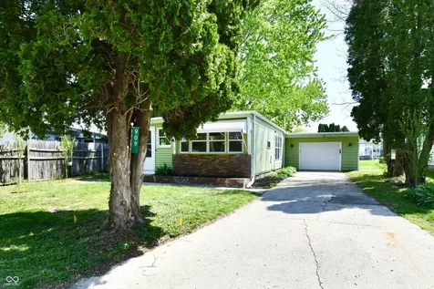 909 Independence Drive E Elwood IN 46036
