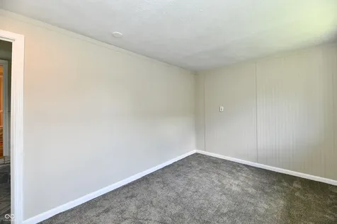 909 Independence Drive E Elwood IN 46036